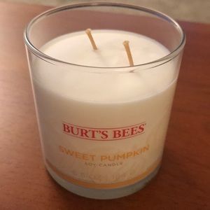 Burt’s Bees Sweet Pumpkin Soy Candle